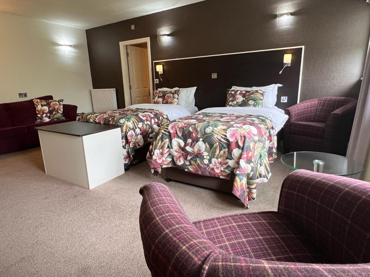 The Craven Heifer Inn Kelbrook Exteriér fotografie